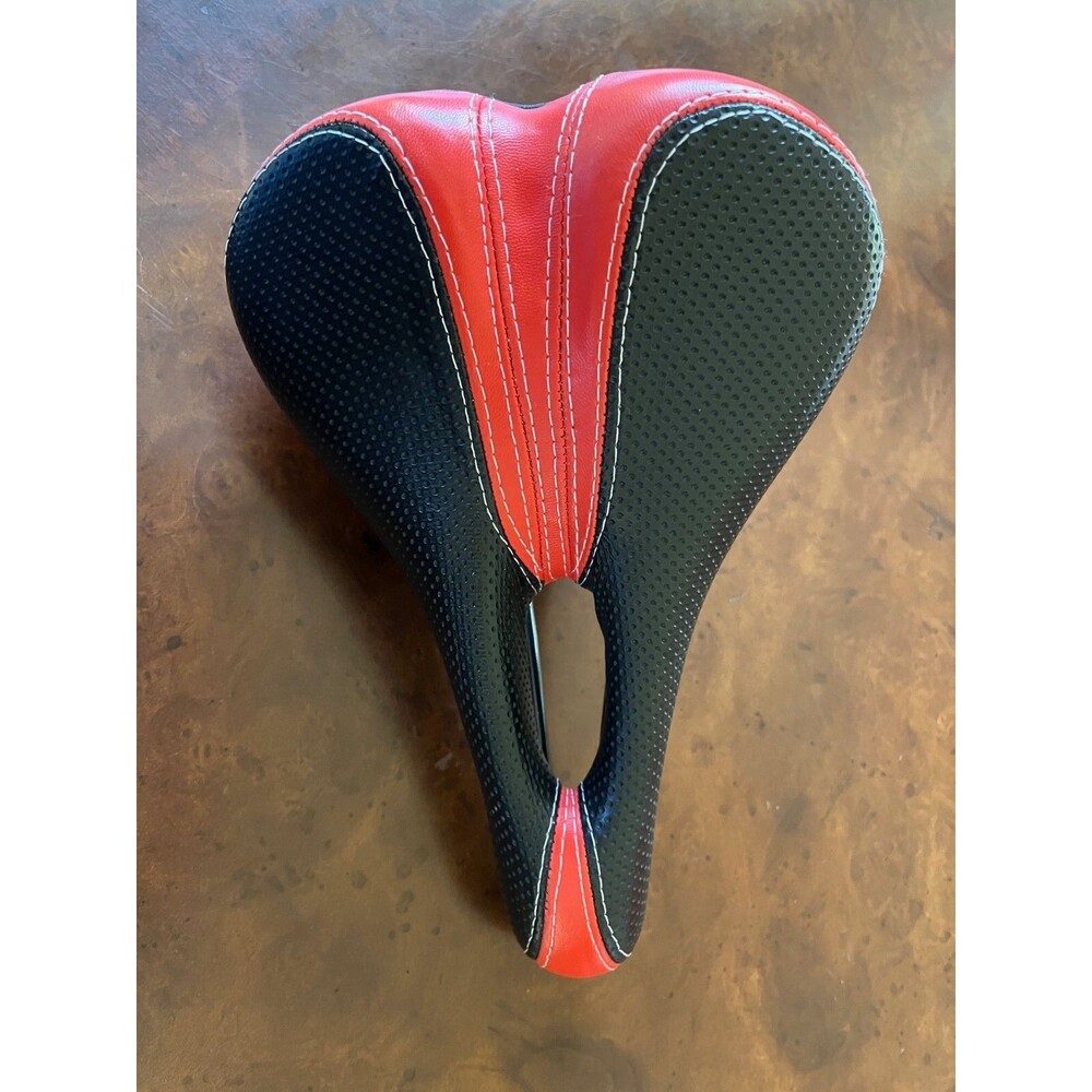 SCHWINN Soft Saddle Bicycle Bike Seat DD6619 Cutout Middle Black & Red NEW